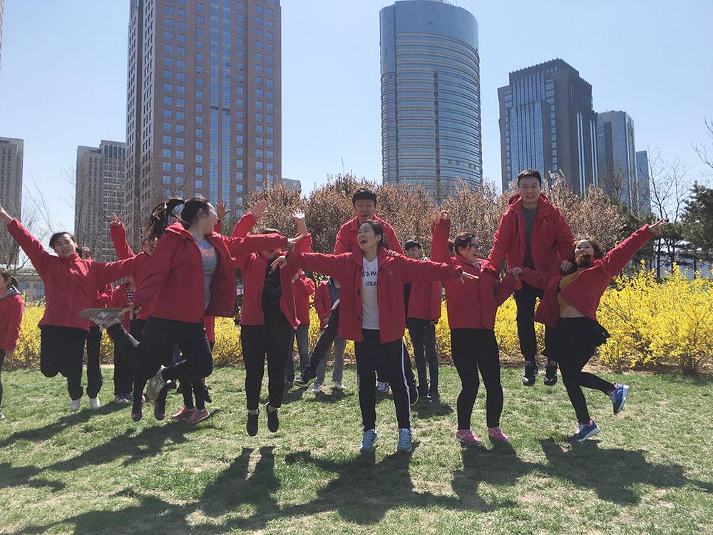 揮動(dòng)激情，展現青春